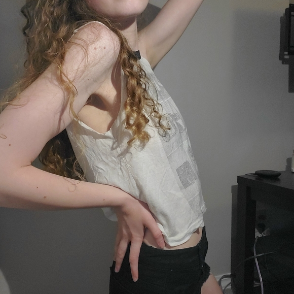 Brandy Melville Camera tank top - Picture 6 of 7